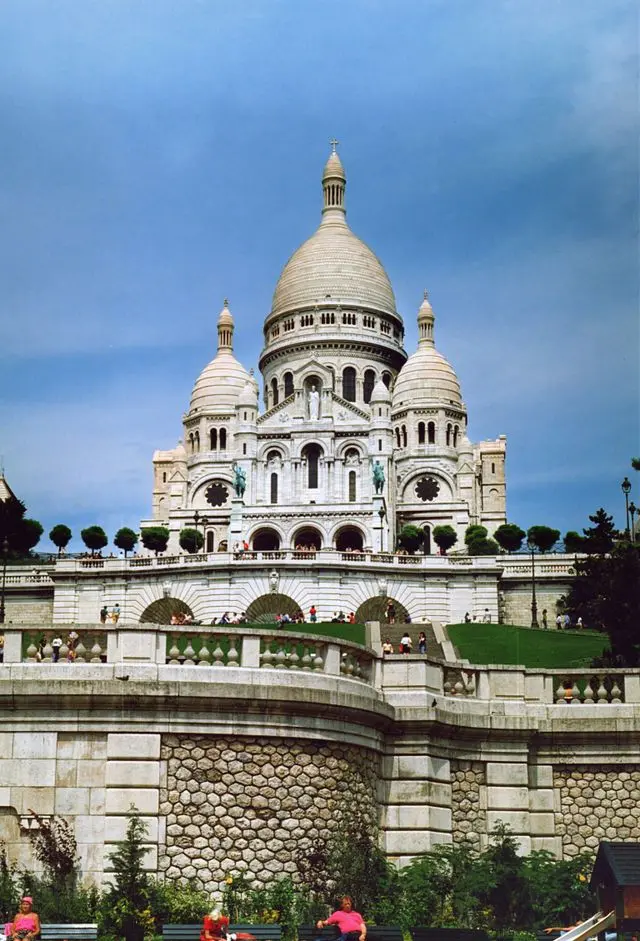 Sacré-Cœur Basilica overlooking Montmartre with its iconic white domes