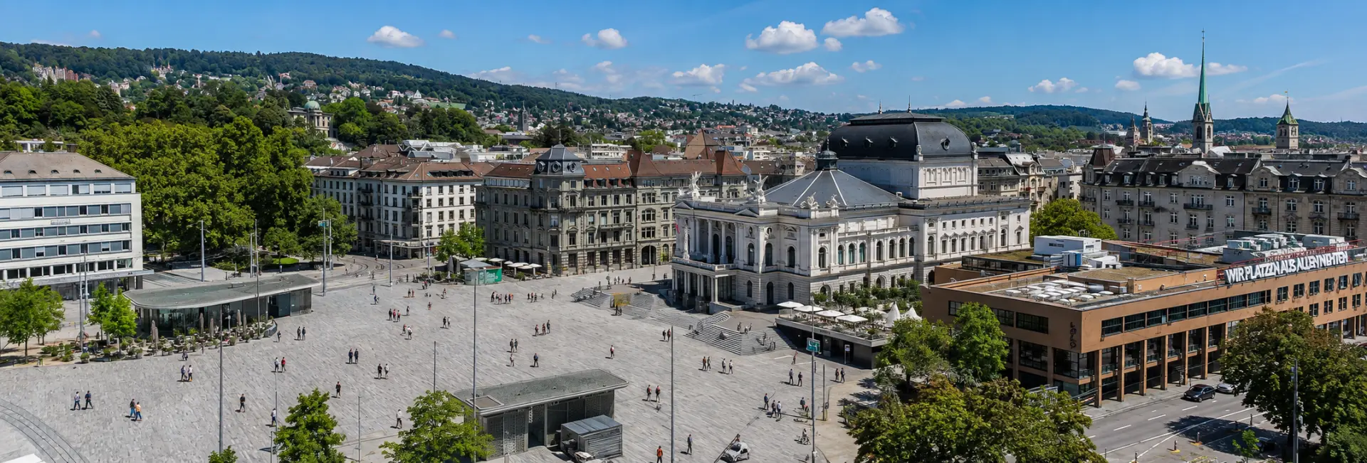 Zürich Opera House and Sechseläutenplatz in central Zurich