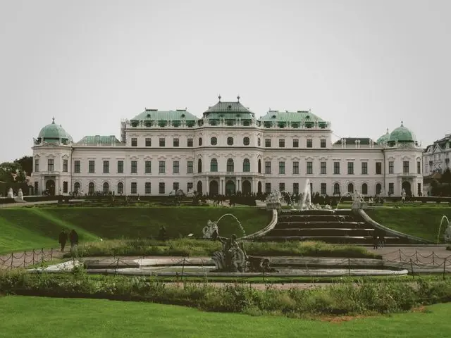 Belvedere Palace in Vienna surrounded by formal gardens and fountains.