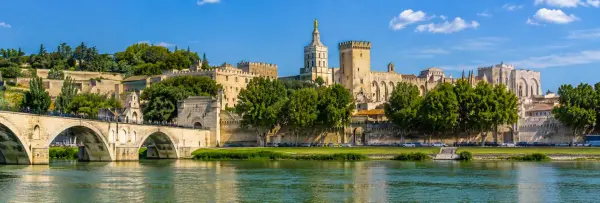 Avignon, France with the historic Palais des Papes and Pont d’Avignon