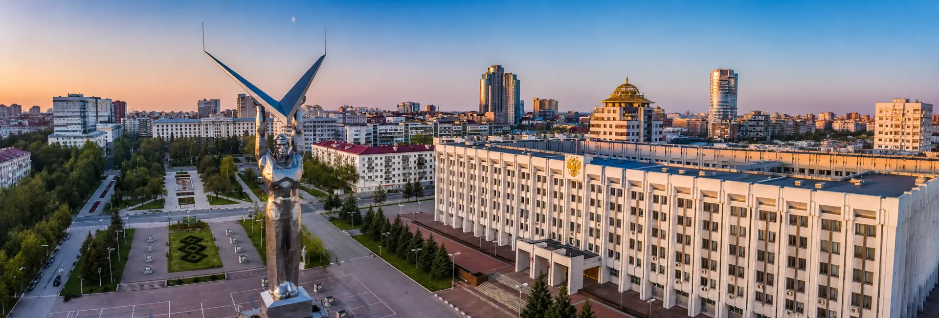 Samara city skyline with the Monument of Glory and government building