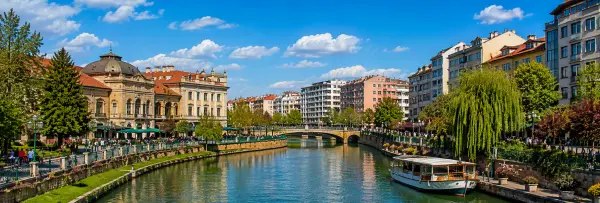 Porsuk River with historic buildings, bridges and waterfront promenade in Eskişehir, Turkiye