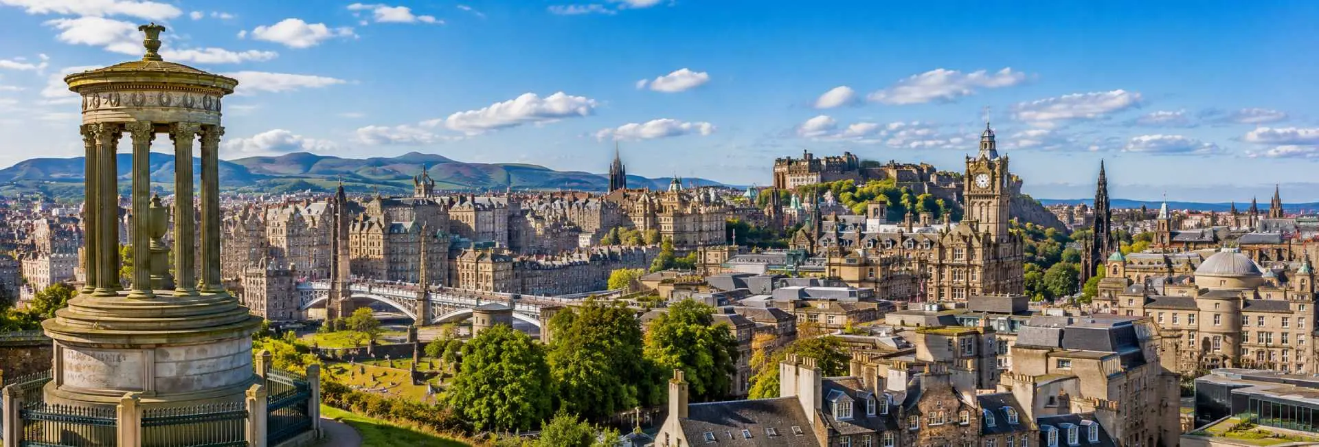 Edinburgh, Scotland panoramic cityscape with Edinburgh Castle and historic Old Town